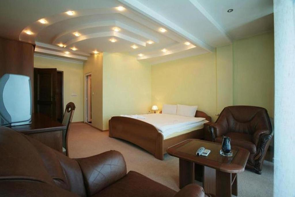 Hotel Real Приштина Экстерьер фото