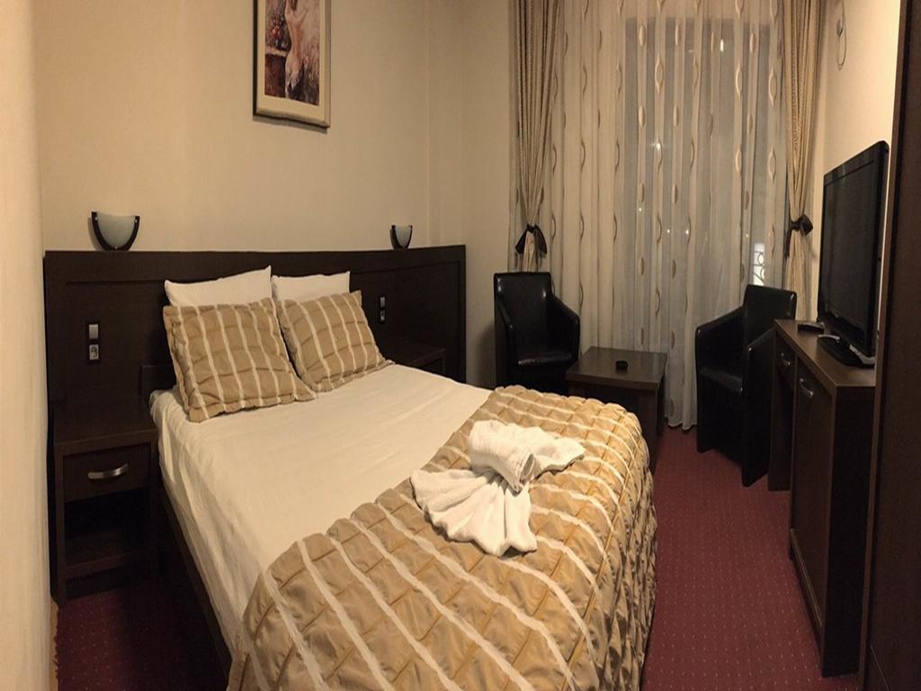Hotel Real Приштина Экстерьер фото